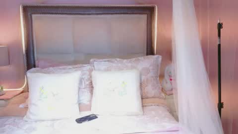 Snapshot of _valuu chatting on May 1, 2026, 12:43 pm Valuu online show from May 1, 2026, 12:43 pm