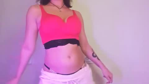 Snapshot of _velvetvibe_ chatting on September 20, 2025, 6:20 pm Mia online show from September 20, 2025, 6:20 pm