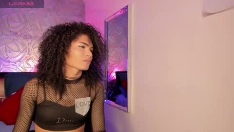 Venus online show from October 25, 2025, 5:37 am