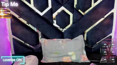 Snapshot of _vermell_ chatting on October 26, 2025, 5:30 pm Vermeil online show from October 26, 2025, 5:30 pm