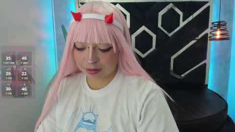 Snapshot of _vermell_ chatting on November 12, 2025, 7:35 pm Vermeil online show from November 12, 2025, 7:35 pm