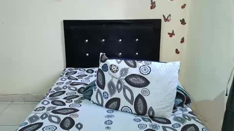 _victoriia_971 online show from October 27, 2025, 1:59 pm