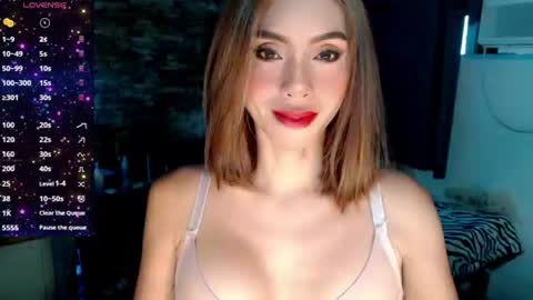 Snapshot of _vivalastransvegas_ chatting on July 4, 2026, 2:40 am Althea online show from July 4, 2026, 2:40 am