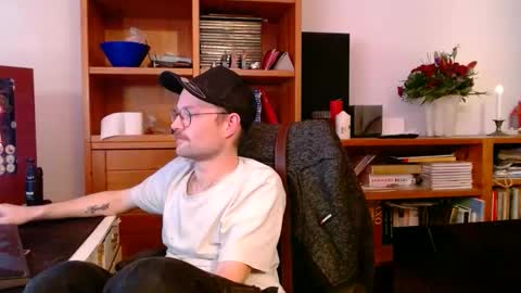 Snapshot of _whoisthatguy_ chatting on January 16, 2026, 5:06 pm _whoisthatguy_ online show from January 16, 2026, 5:06 pm