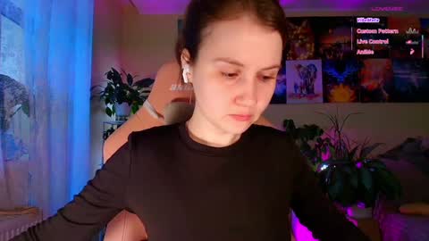 Snapshot of _witch__ chatting on February 12, 2026, 7:58 am Enni online show from February 12, 2026, 7:58 am