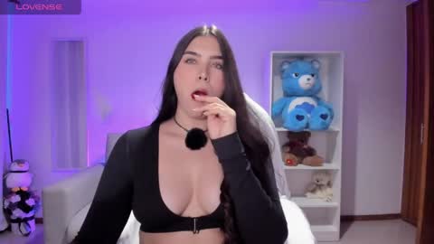 Luisa  online show from June 4, 2026, 5:35 am