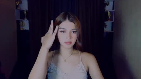 _xxlilly online show from May 6, 2026, 11:59 am