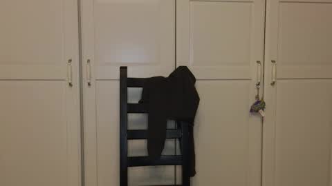 Niki online show from October 31, 2025, 10:00 pm