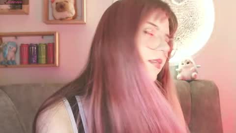 _yourcherrybomb online show from May 25, 2026, 10:10 am