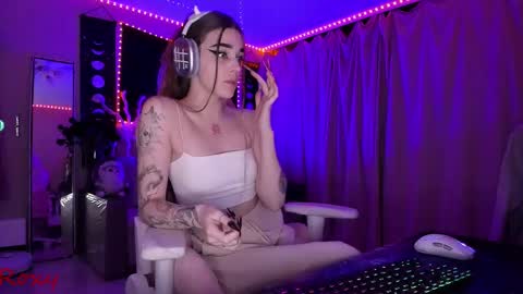 Snapshot of _yourwetdreams_ chatting on December 3, 2025, 9:46 pm Roxy online show from December 3, 2025, 9:46 pm