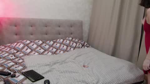 Nicole  Thomas  Dave online show from October 29, 2025, 3:25 pm