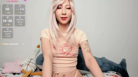 Snapshot of _yuriko chatting on May 13, 2026, 10:49 pm Mia online show from May 13, 2026, 10:49 pm