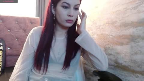 Yuyi online show from January 12, 2026, 1:27 pm