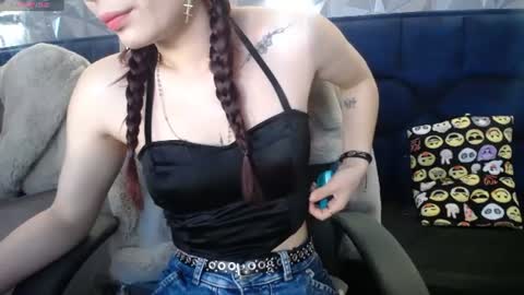 Yuyi online show from July 24, 2026, 11:52 am