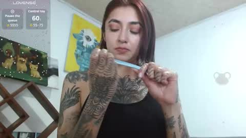 Snapshot of _zoebakers chatting on November 25, 2025, 2:33 am Zoe online show from November 25, 2025, 2:33 am