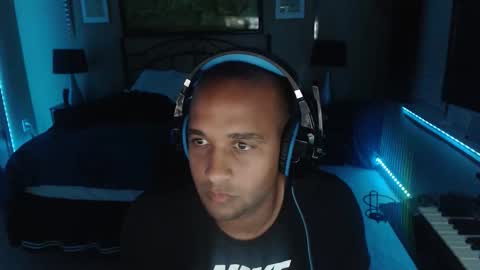 a4orce online show from November 13, 2025, 3:05 am