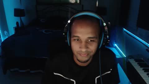 a4orce online show from November 26, 2025, 2:12 am