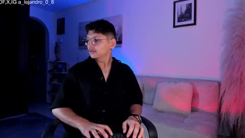 Snapshot of a_lejandro_08 chatting on November 19, 2025, 4:07 pm alejo online show from November 19, 2025, 4:07 pm