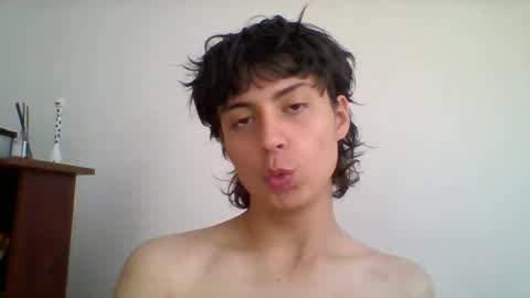 Snapshot of a_littlee_bear chatting on December 2, 2024, 12:18 pm a littlee bear online show from December 2, 2024, 12:18 pm