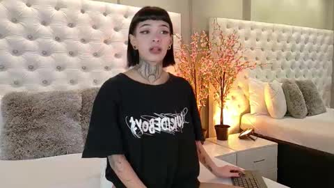 Luni  online show from September 18, 2025, 1:13 pm