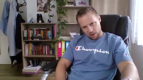 Snapshot of aaaandzzz chatting on January 23, 2025, 10:54 am Long distance cumshot online show from January 23, 2025, 10:54 am