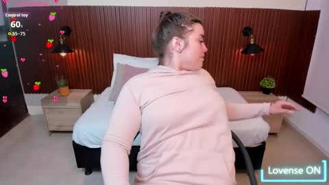 Snapshot of aabby_lee chatting on November 3, 2025, 7:04 pm Abby Lee online show from November 3, 2025, 7:04 pm