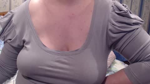 Snapshot of aamarillis chatting on October 26, 2025, 4:24 pm NINA online show from October 26, 2025, 4:24 pm