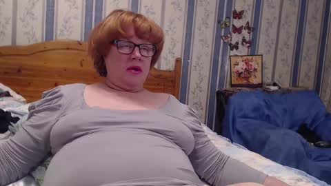 Snapshot of aamarillis chatting on December 1, 2025, 6:18 am NINA online show from December 1, 2025, 6:18 am