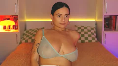 Snapshot of aamica chatting on February 19, 2025, 8:31 pm Lea online show from February 19, 2025, 8:31 pm