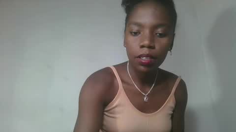 Snapshot of aangevelo chatting on November 5, 2025, 11:43 am aangevelo online show from November 5, 2025, 11:43 am