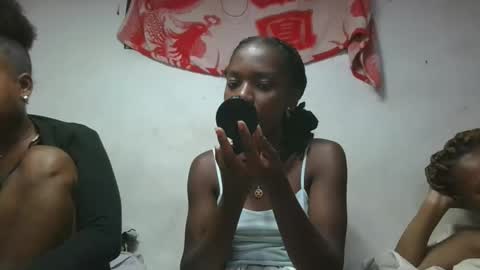 Snapshot of aangevelo chatting on November 28, 2025, 9:39 pm aangevelo online show from November 28, 2025, 9:39 pm