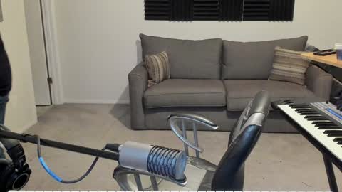 Aaron online show from January 1, 2025, 2:51 am