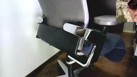 Aaron online show from March 5, 2025, 5:50 pm