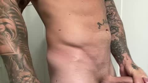 Snapshot of aaron846576 chatting on October 14, 2025, 12:50 pm Canadashung online show from October 14, 2025, 12:50 pm