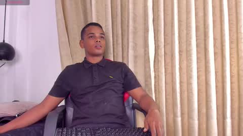 Snapshot of aaron_9827 chatting on January 29, 2025, 1:05 am aaron_9827 online show from January 29, 2025, 1:05 am