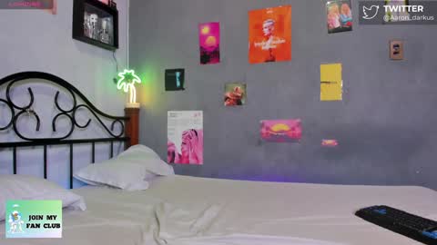 Snapshot of aaron_darkus chatting on January 28, 2025, 11:07 pm Aaron online show from January 28, 2025, 11:07 pm