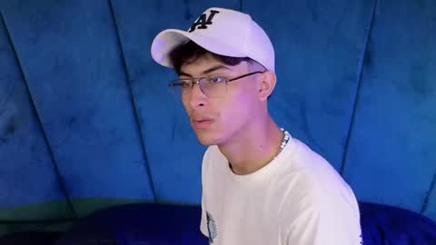 Aaron Ezequiel online show from September 28, 2025, 9:09 pm