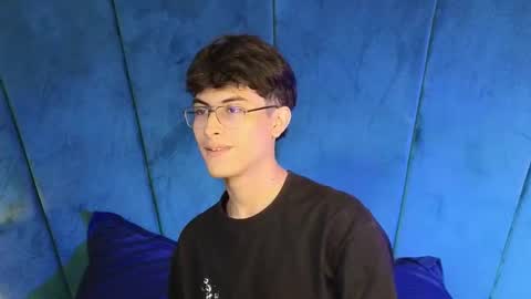 Aaron Ezequiel online show from October 10, 2025, 8:19 pm