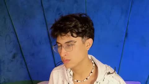 Aaron Ezequiel online show from October 16, 2025, 9:49 pm