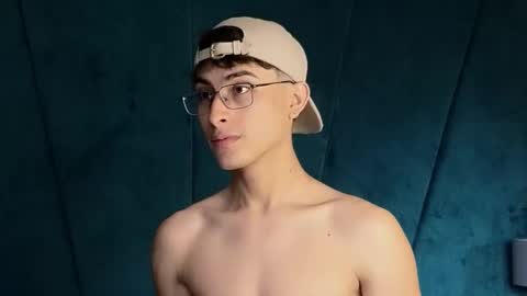 Aaron Ezequiel online show from November 8, 2025, 8:18 pm