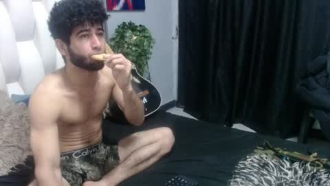aaron_jones_1 online show from May 28, 2026, 6:32 am