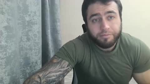 Snapshot of aaron_royal chatting on October 26, 2025, 6:25 pm Davin tayl online show from October 26, 2025, 6:25 pm