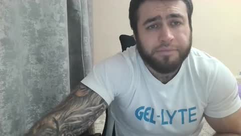 Snapshot of aaron_royal chatting on October 28, 2025, 5:48 pm Davin tayl online show from October 28, 2025, 5:48 pm