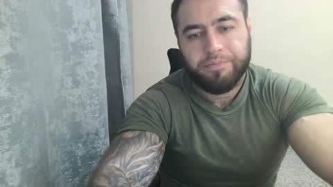 Snapshot of aaron_royal chatting on October 30, 2025, 4:08 pm Davin tayl online show from October 30, 2025, 4:08 pm