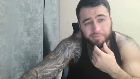 Snapshot of aaron_royal chatting on November 2, 2025, 5:04 pm Davin tayl online show from November 2, 2025, 5:04 pm