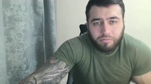 Snapshot of aaron_royal chatting on November 4, 2025, 4:39 pm Davin tayl online show from November 4, 2025, 4:39 pm