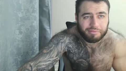 Snapshot of aaron_royal chatting on November 8, 2025, 4:01 am Davin tayl online show from November 8, 2025, 4:01 am