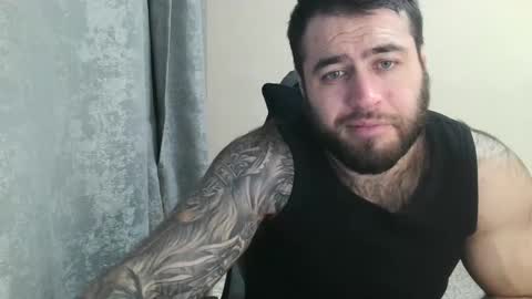 Snapshot of aaron_royal chatting on November 10, 2025, 4:39 pm Davin tayl online show from November 10, 2025, 4:39 pm