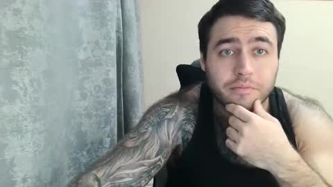 Snapshot of aaron_royal chatting on December 2, 2025, 4:46 pm Davin tayl online show from December 2, 2025, 4:46 pm