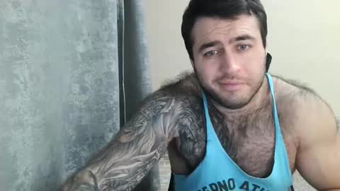 Snapshot of aaron_royal chatting on December 3, 2025, 4:16 pm Davin tayl online show from December 3, 2025, 4:16 pm